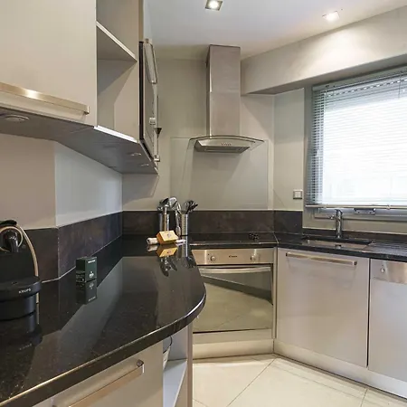 Charming With Balcony 3br 6p - *