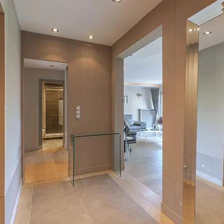 Charming With Balcony 3br 6p - *