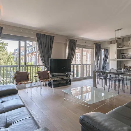 Charming With Balcony 3br 6p - *